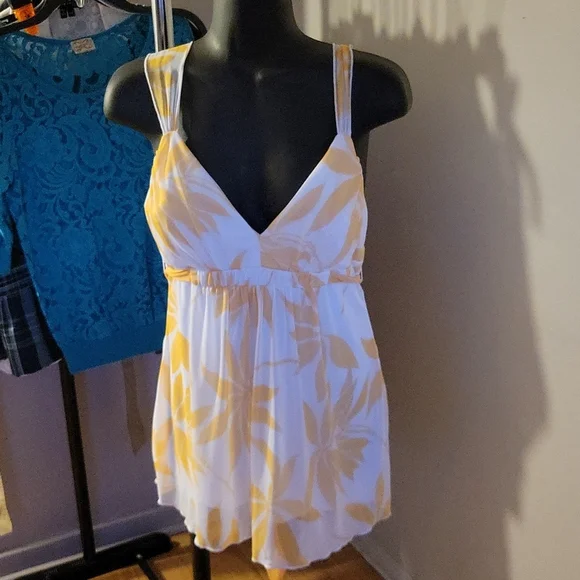 White Top with Yellow Floral Pattern - Picture 2 of 8